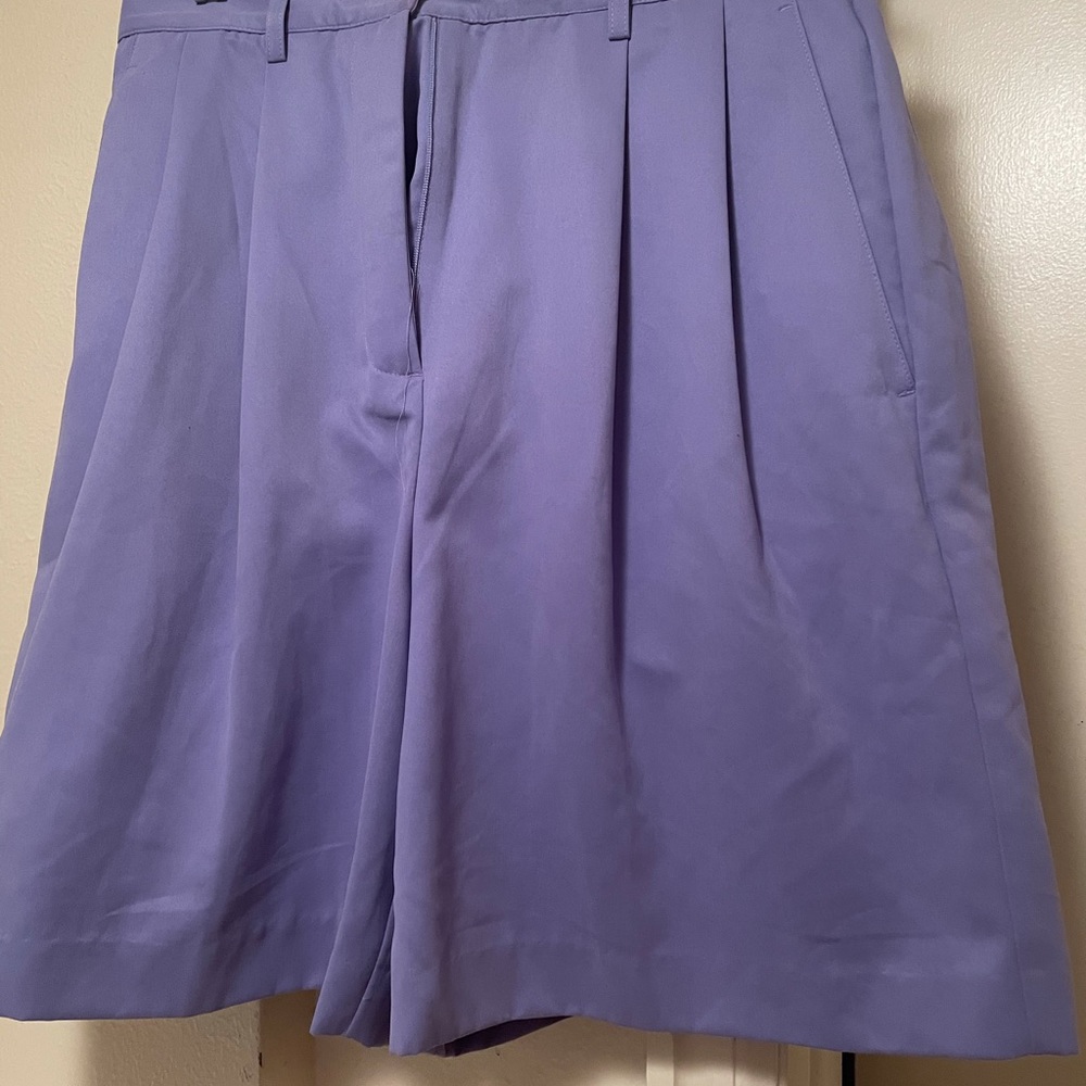 Ladies Size 8 golf shorts